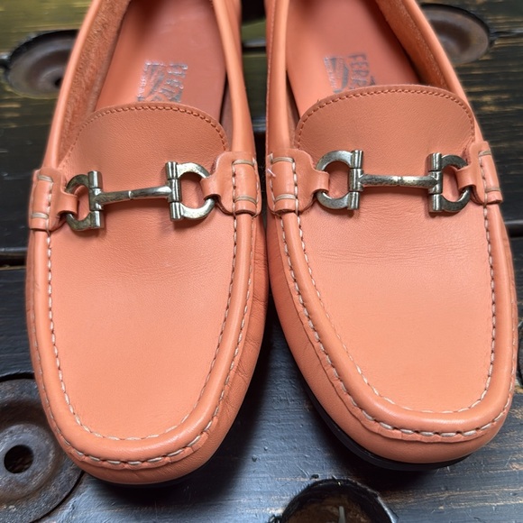 Ferregamo Odelia Orange Driver Flats with Silver Horsebit Signature Accents - Picture 3 of 12